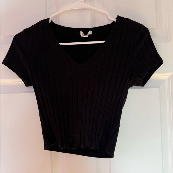 Bozzolo Tops - ribbed black crop top size m